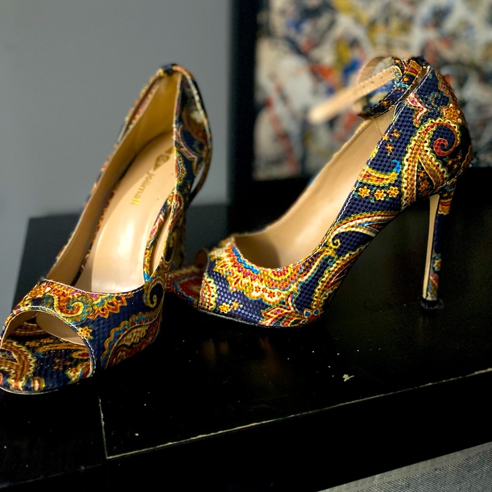 Paisley size 7 heels